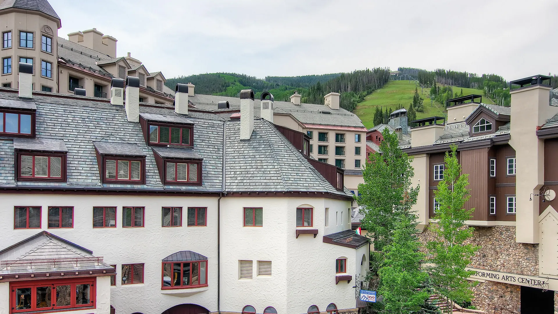 Villa Villa Montane By East West
