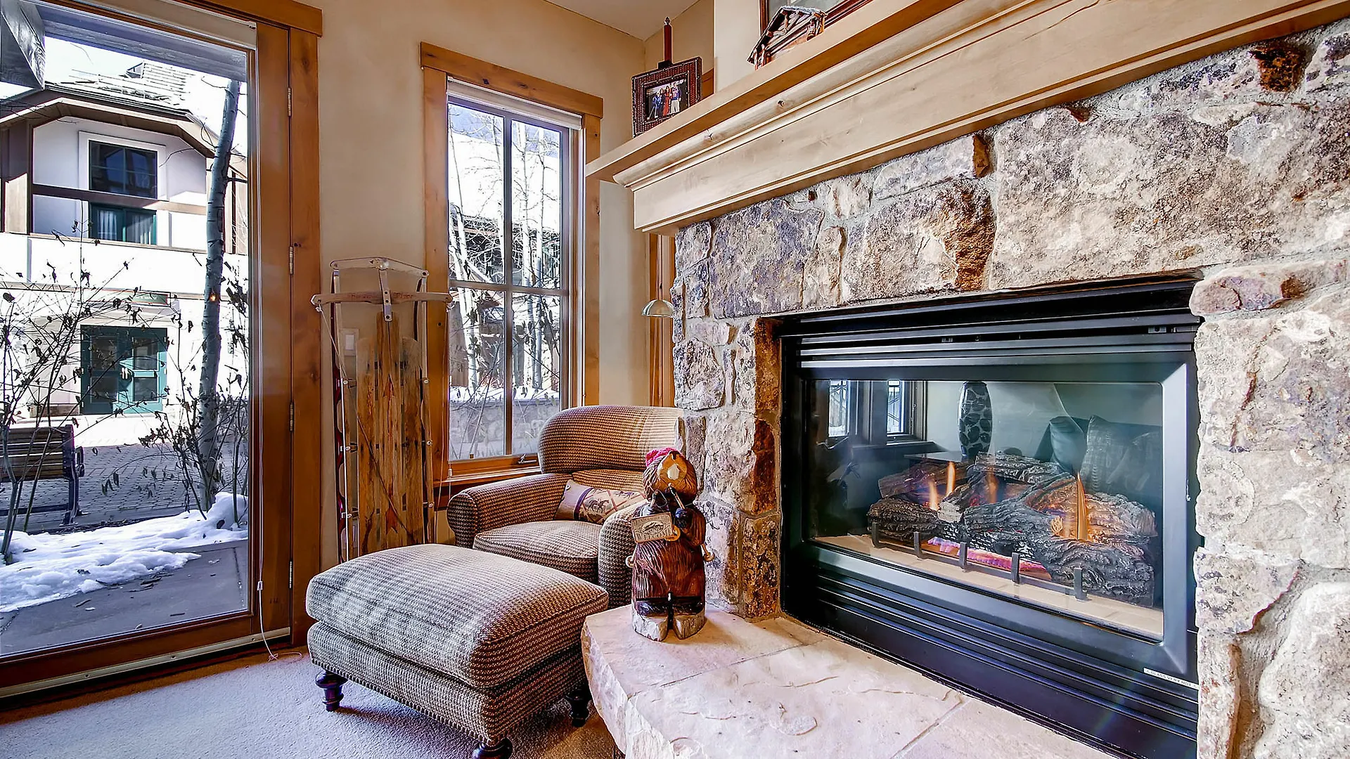 Villa Montane By East West *