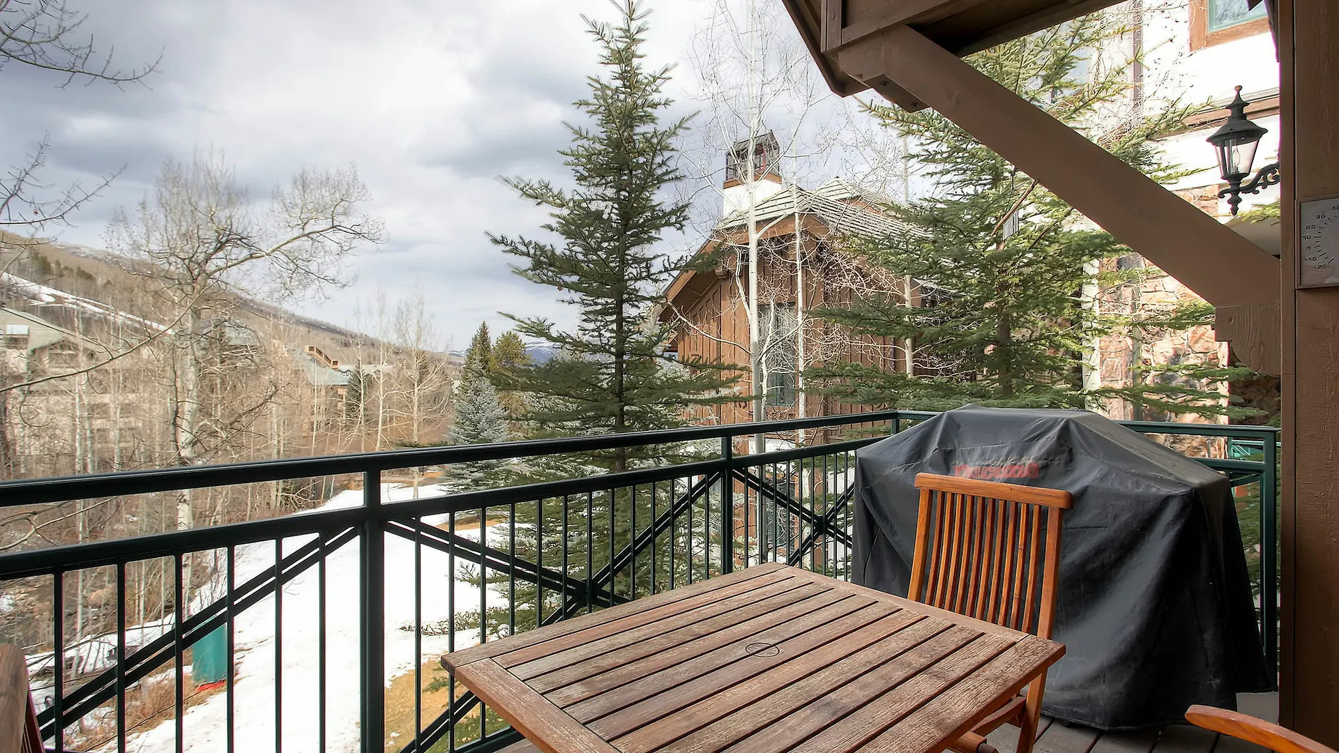 Villa Montane By East West
