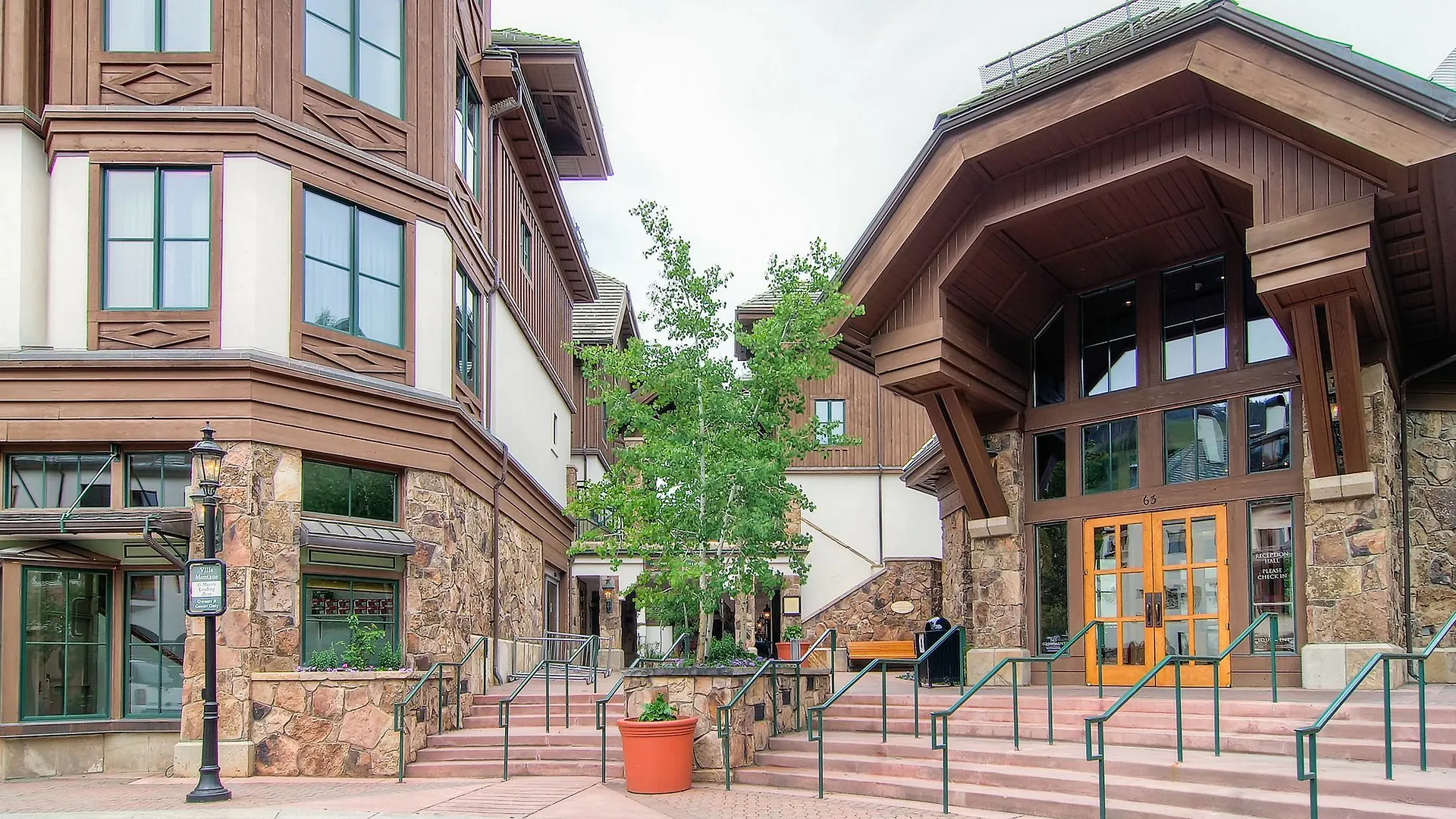 Villa Montane By East West