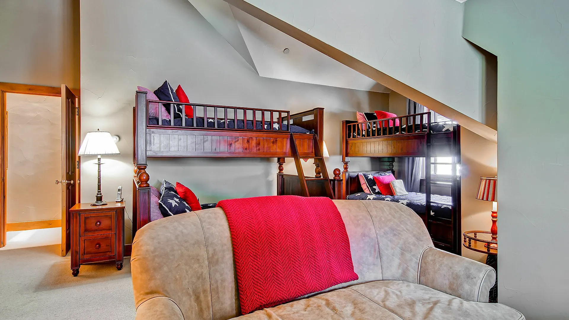Villa Villa Montane By East West