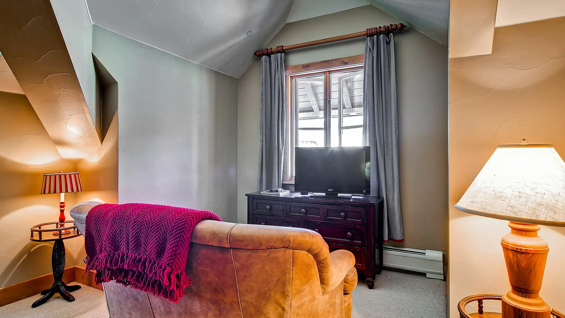 Villa Montane By East West