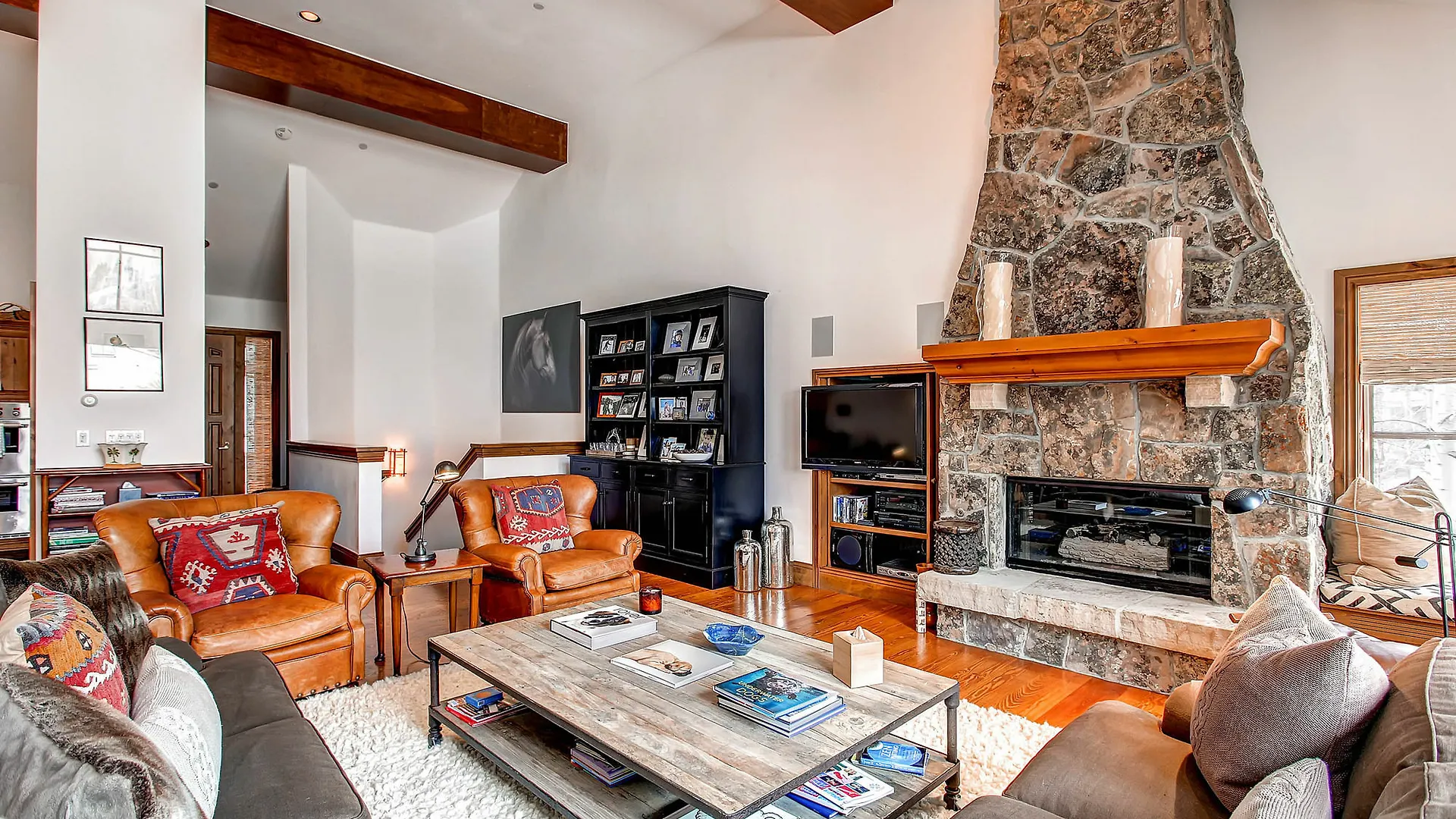 Villa Villa Montane By East West