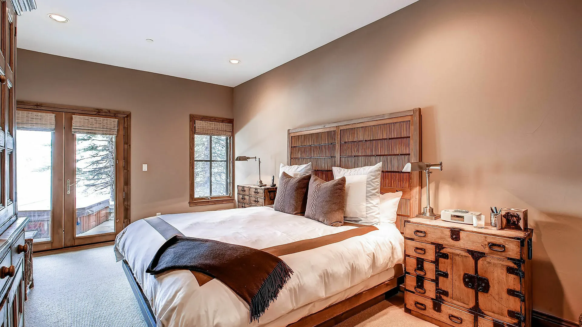 Villa Montane By East West