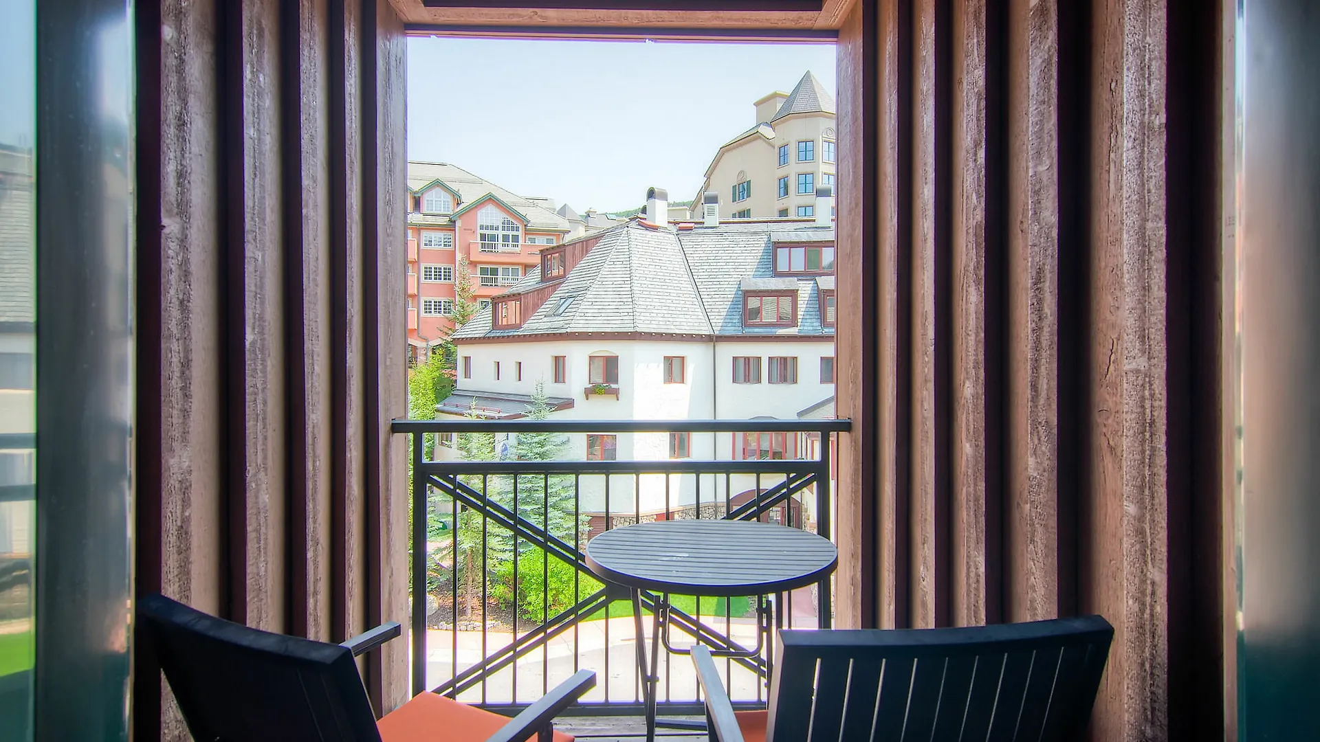 Villa Montane By East West