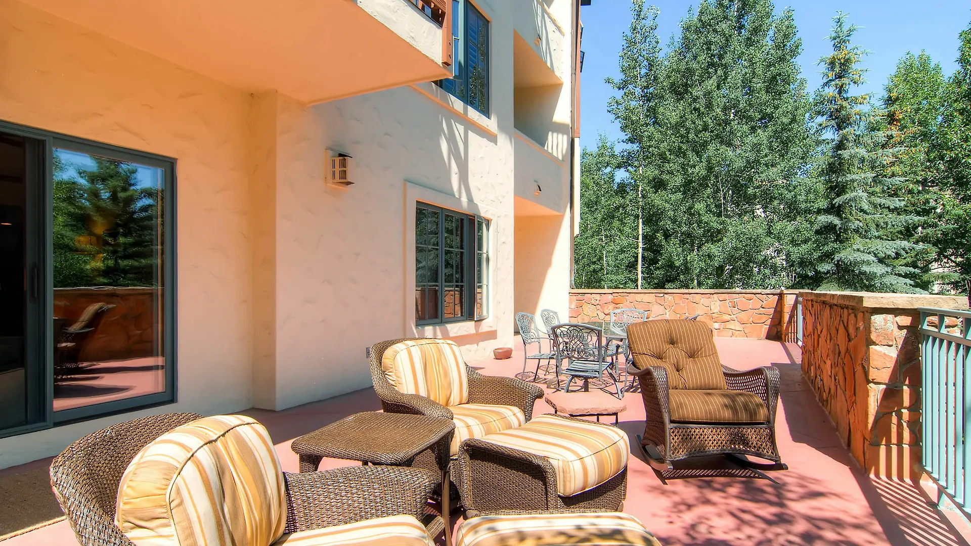 Oxford Court By East West Apartment Beaver Creek