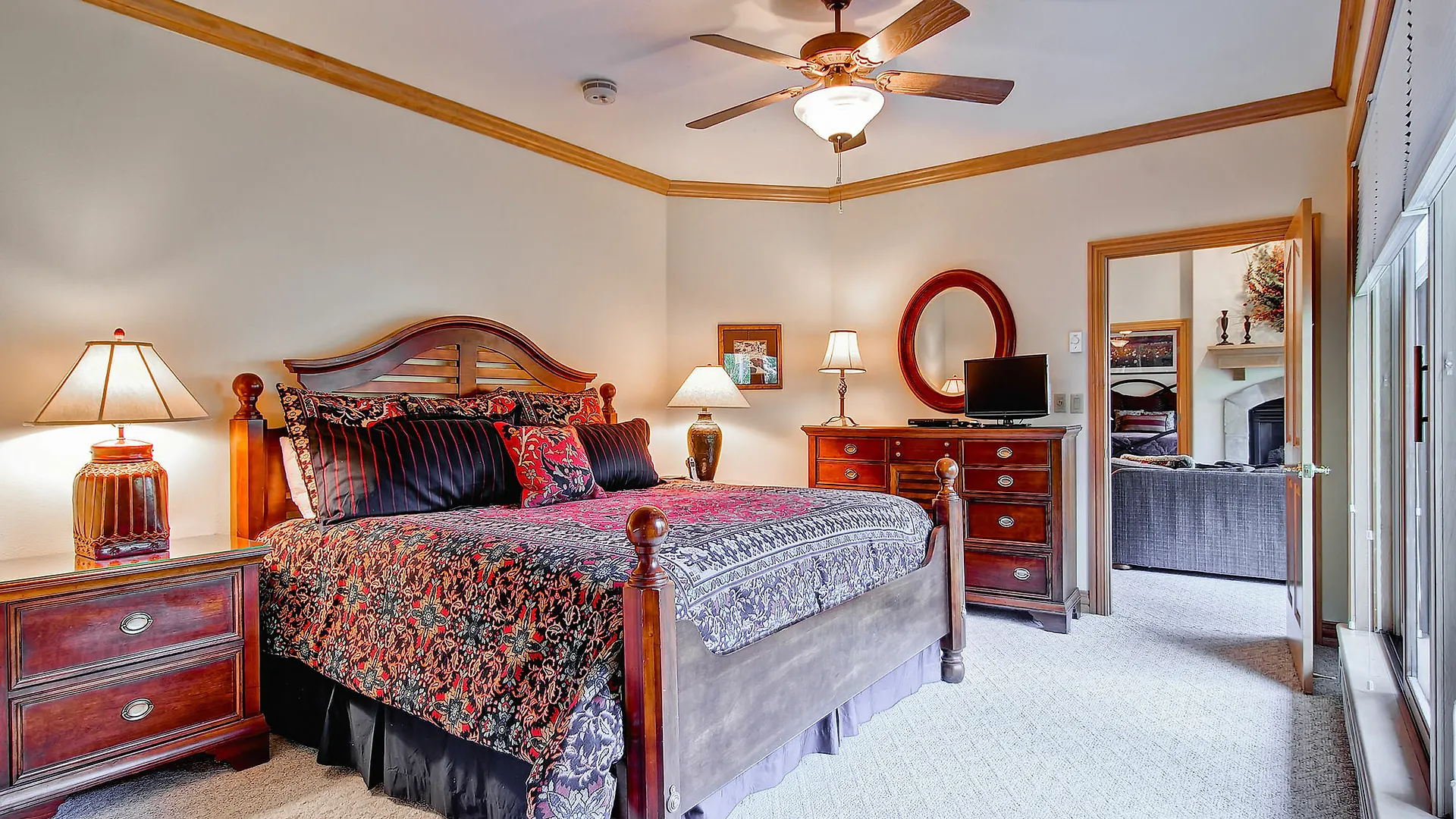 Oxford Court By East West Apartment *