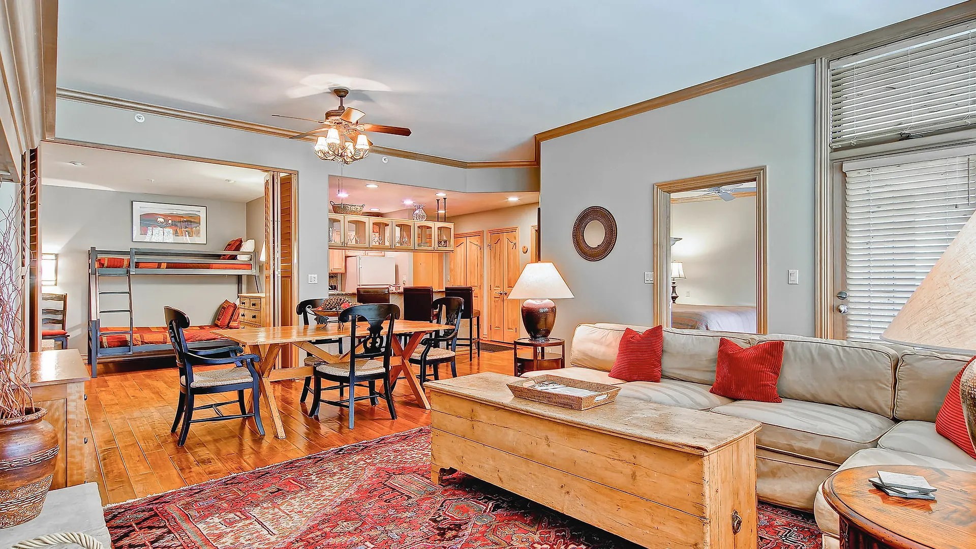 Oxford Court By East West * Beaver Creek