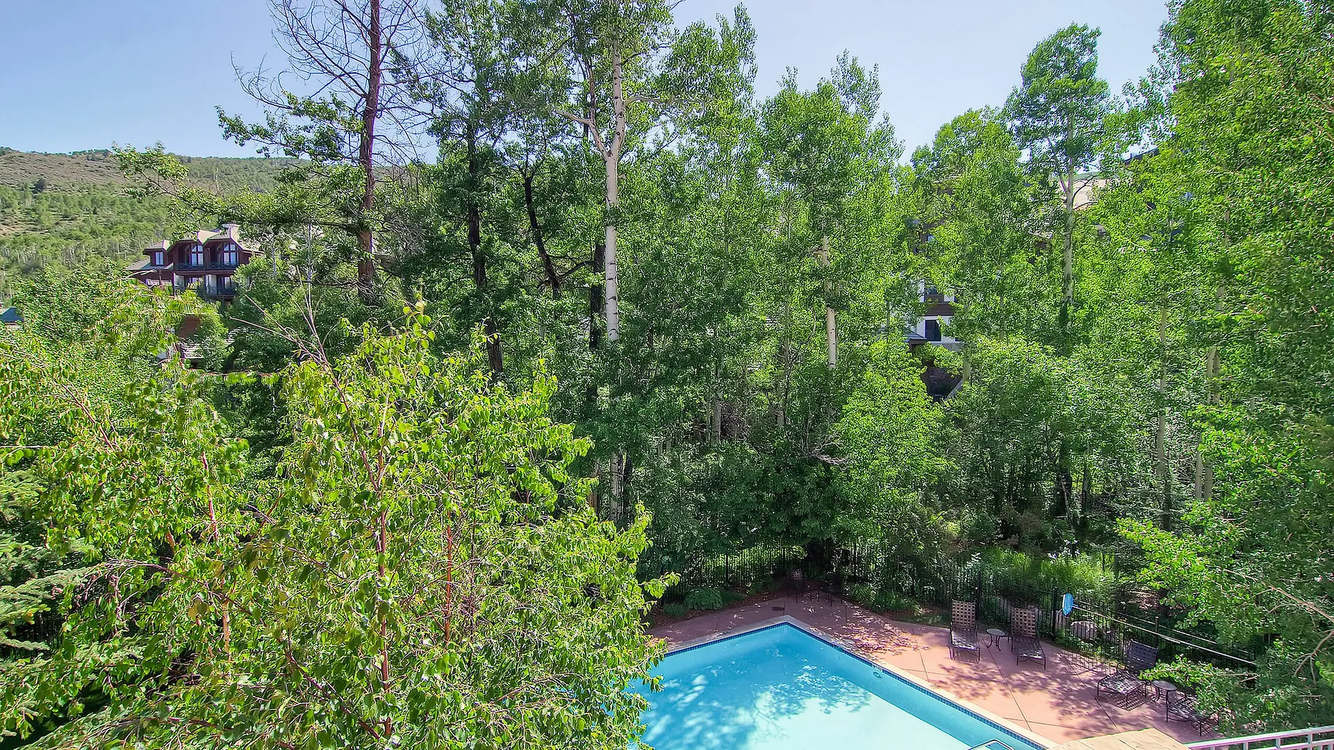 Oxford Court By East West * Beaver Creek