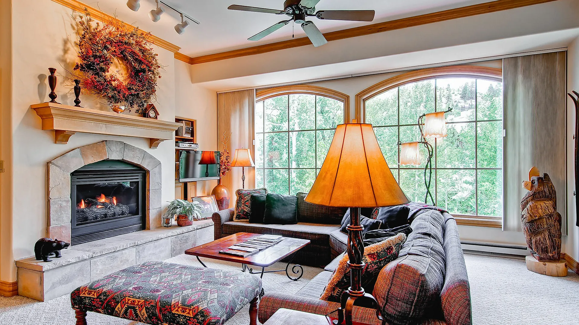 Oxford Court By East West Beaver Creek