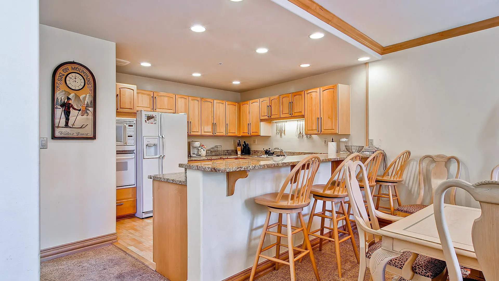 Oxford Court By East West Apartment *