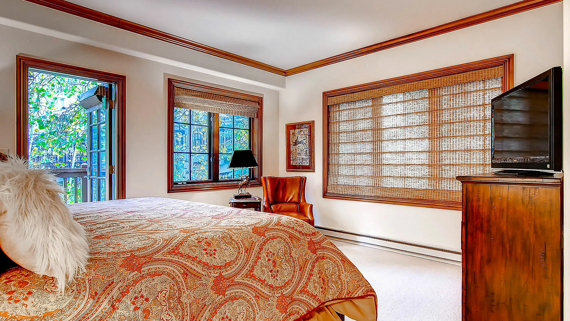 Oxford Court By East West *