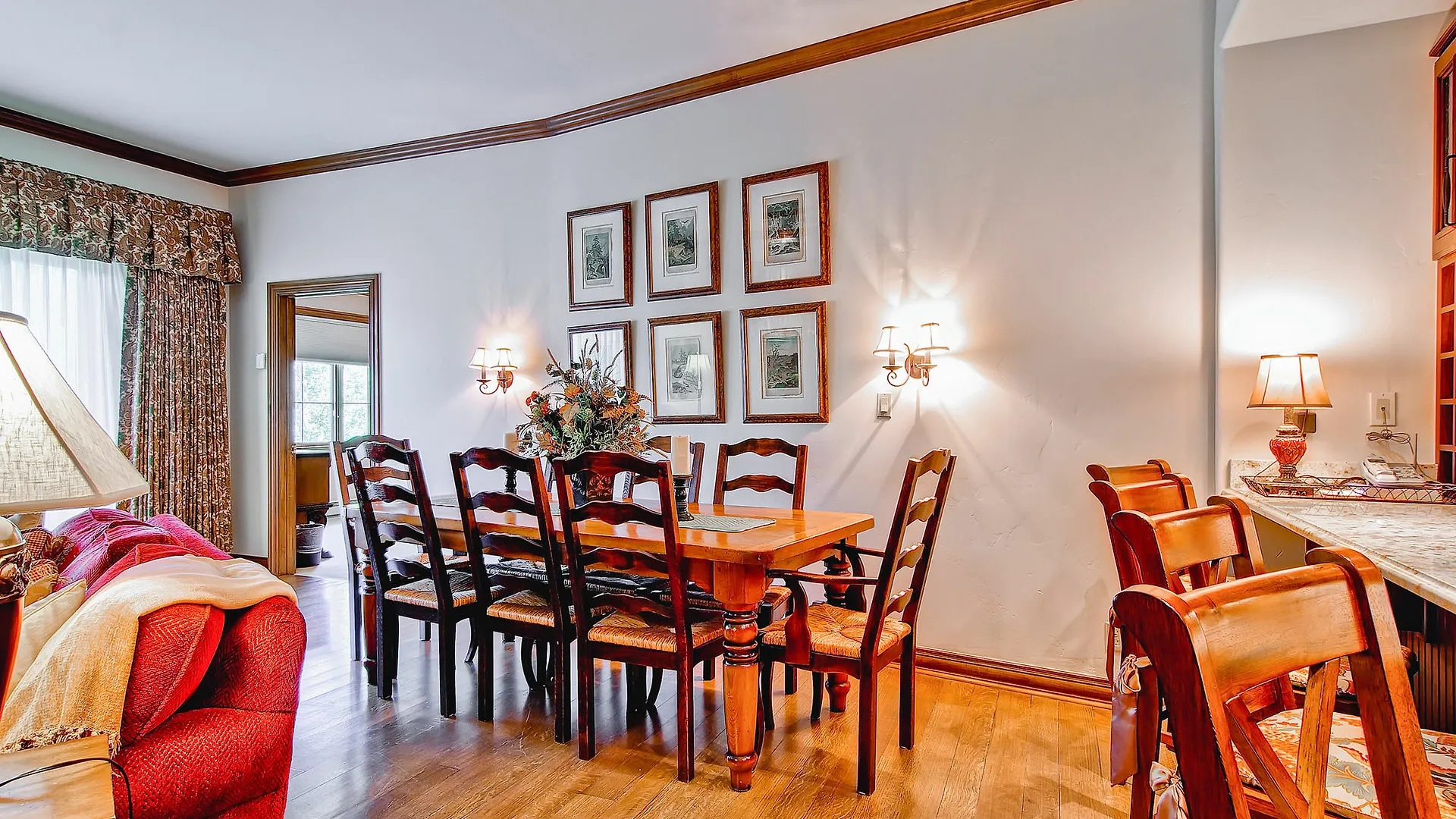 Oxford Court By East West * Beaver Creek