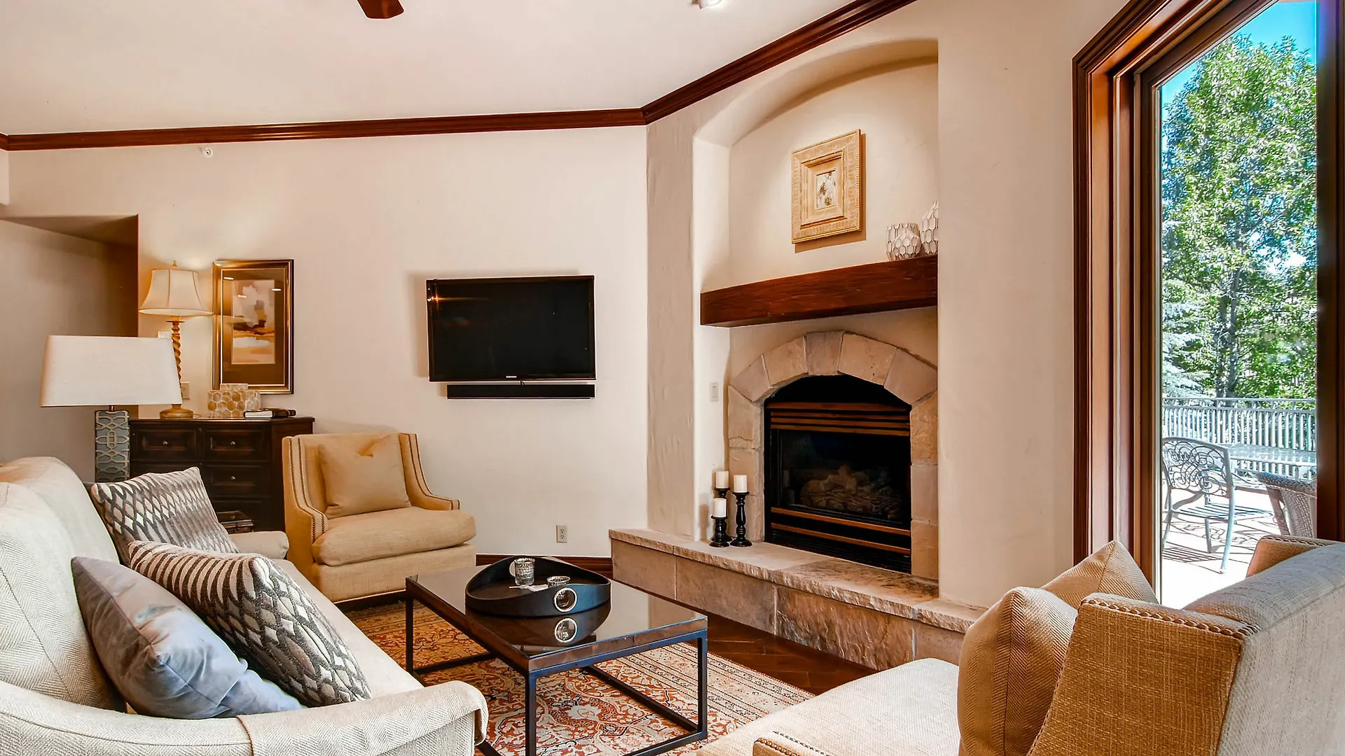 Oxford Court By East West * Beaver Creek