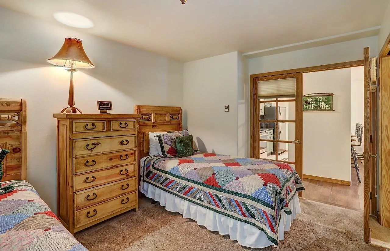 Townsend Place With In Out Access Apartment *
