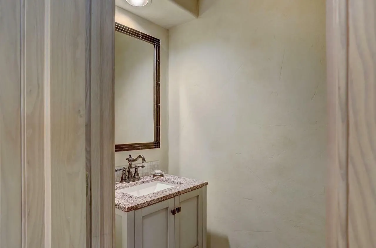 Amazing 2 Bedroom Unit In Beaver Creek- Out Of A Western Movie