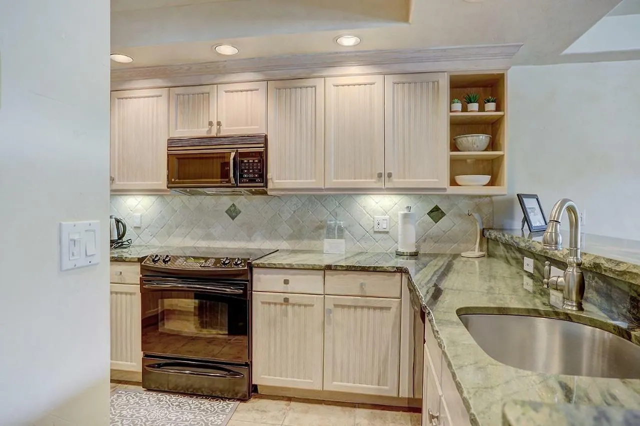 Amazing 2 Bedroom Unit In Beaver Creek- Out Of A Western Movie Apartment