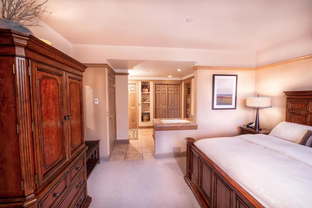 Park Plaza 4*