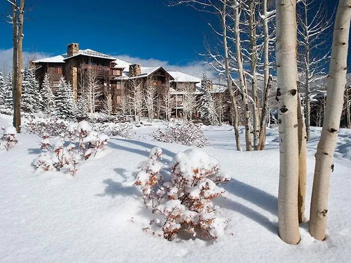 Luxurious 2 Bedroom 50 Feet From The Slopes! *