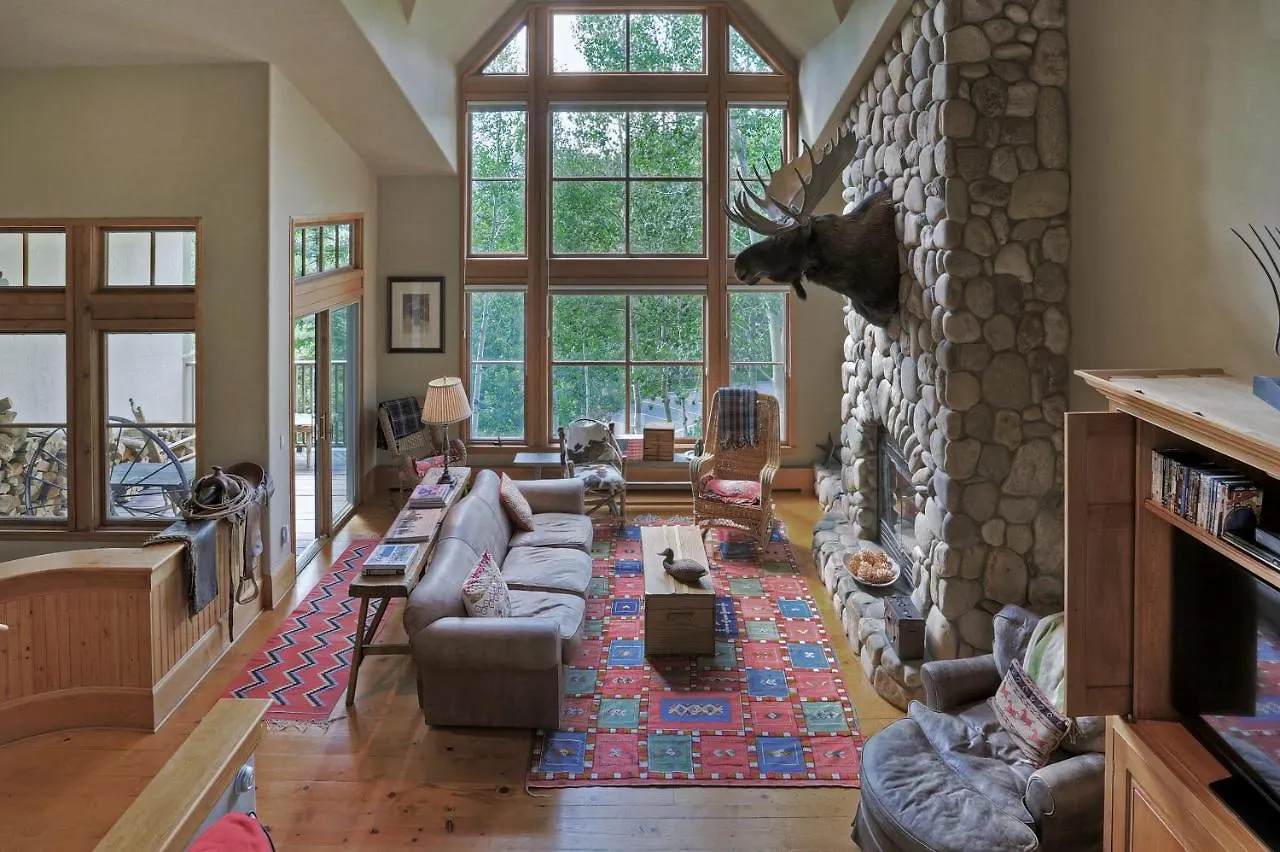 Villa Saddleridge *