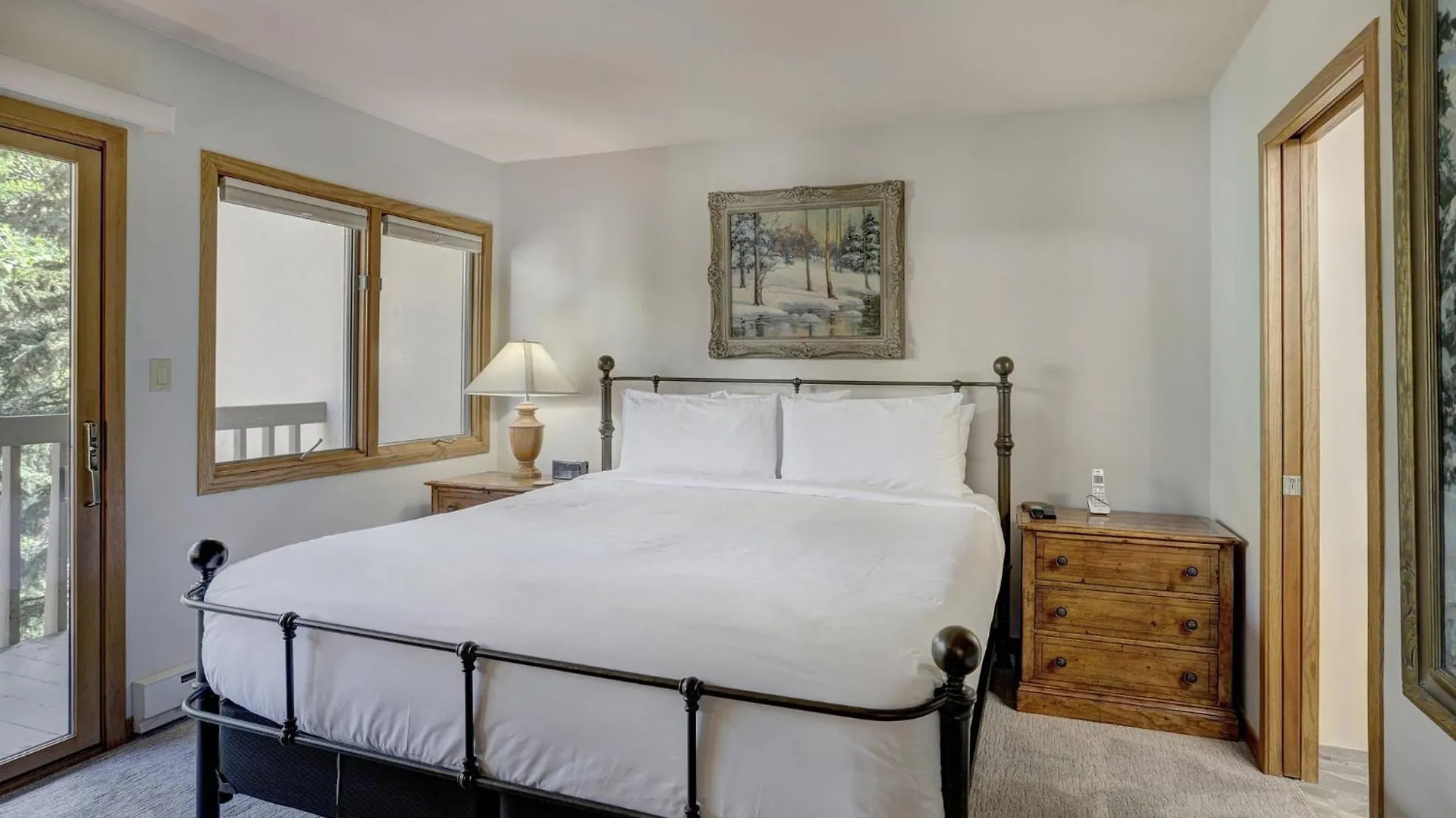 Деревянный коттедж Townsend Place