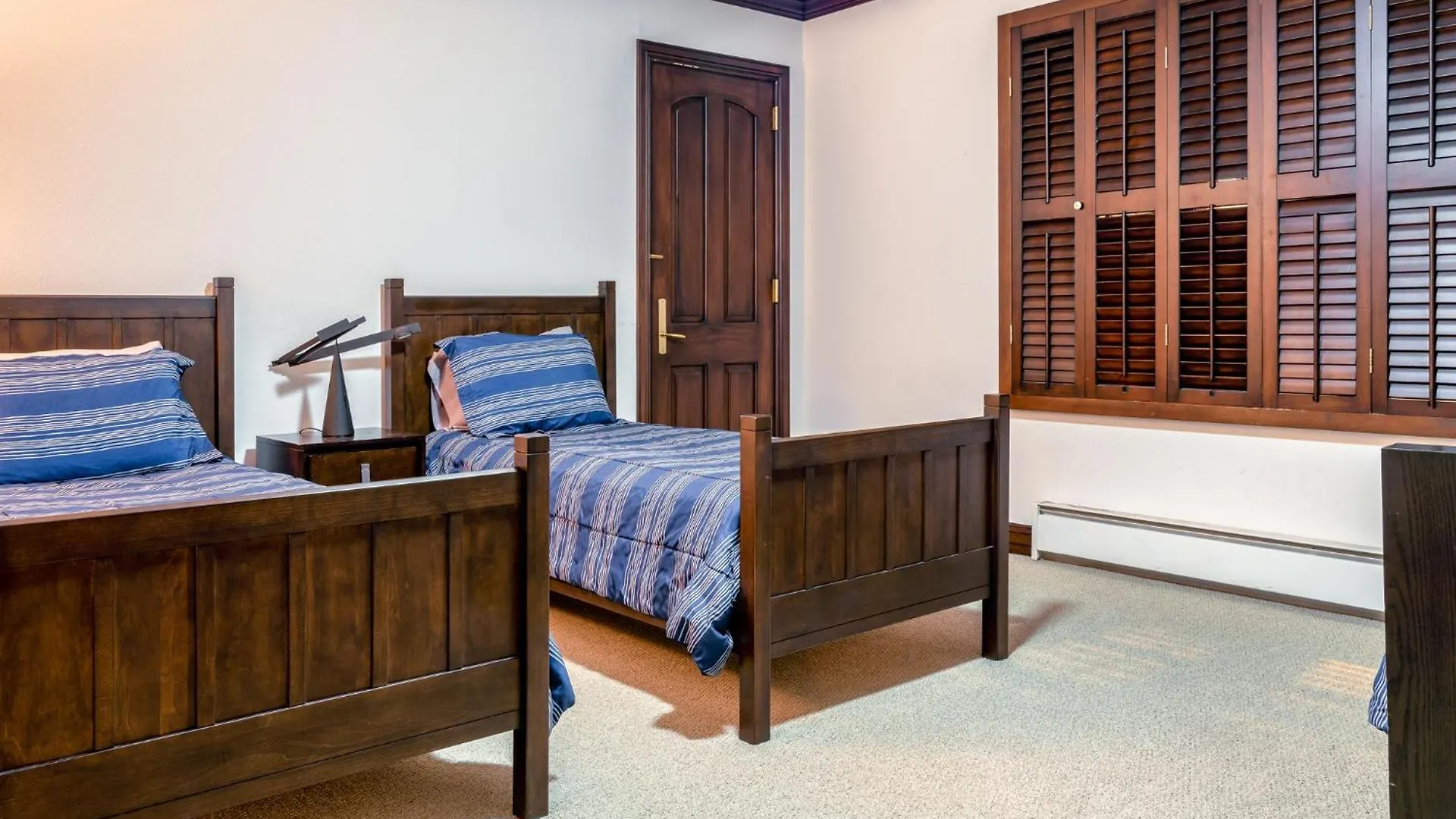 Creekside At Apart Otel 4*