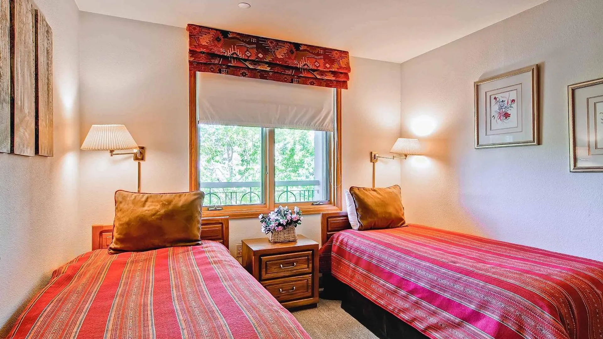 Highlands 201 By East West Hospitality