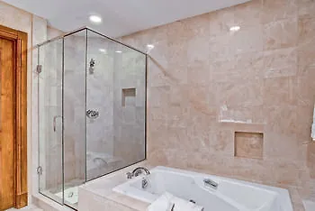 Hotel Mccoy Peak By East West 4*