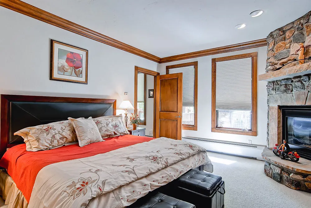 Mccoy Peak By East West 4*