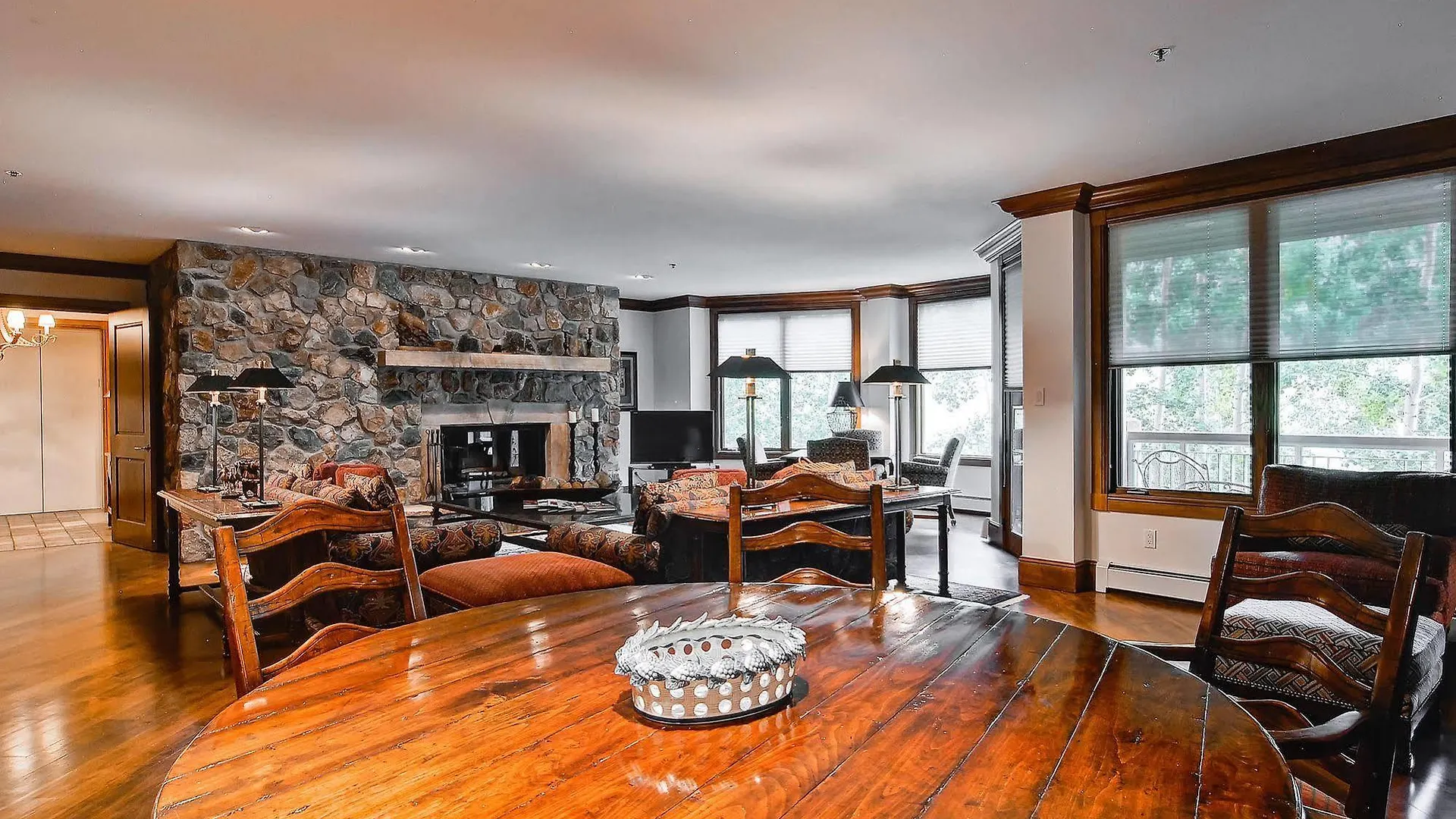 Mccoy Peak By East West 4*