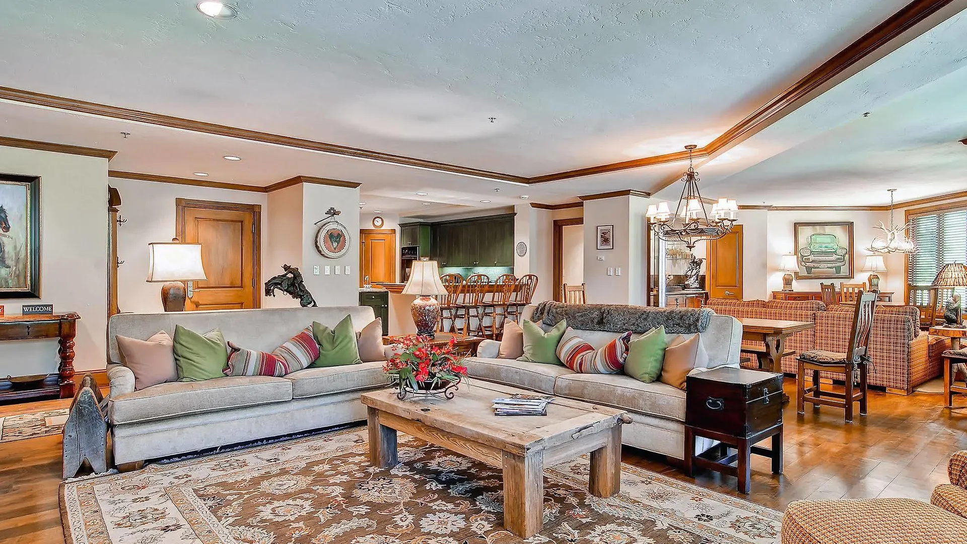 Mccoy Peak By East West Hotel 4*