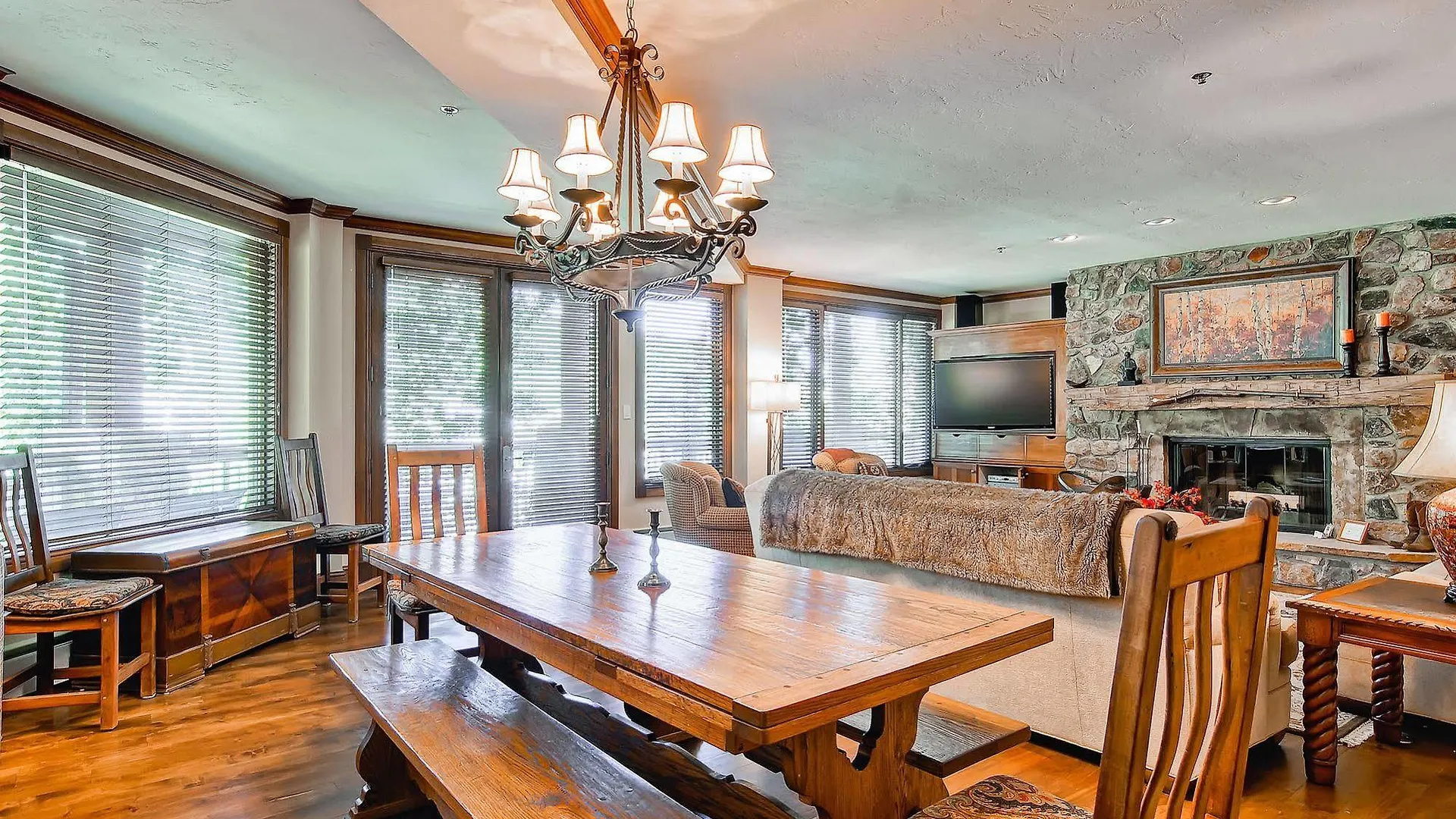 Mccoy Peak By East West Hotel 4*