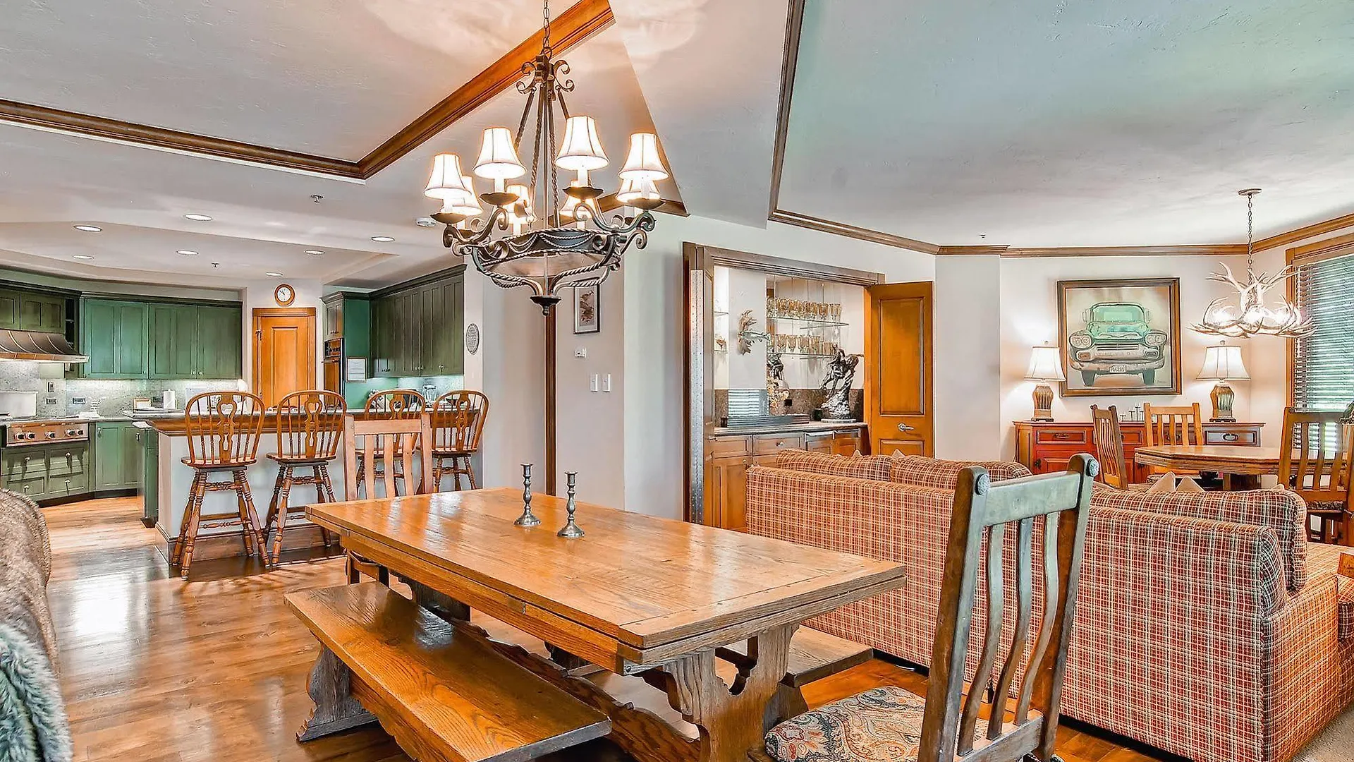 Mccoy Peak By East West Hotel 4*