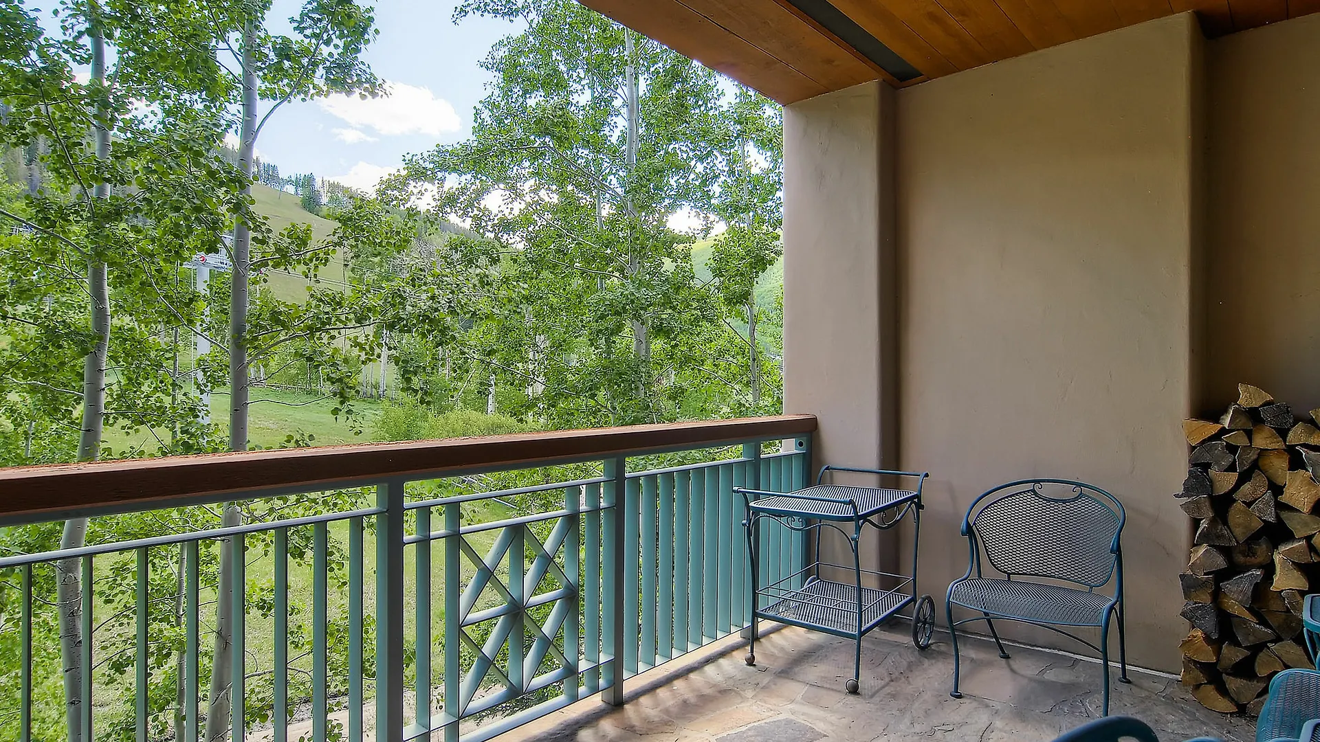 Mccoy Peak By East West Hotel 4*