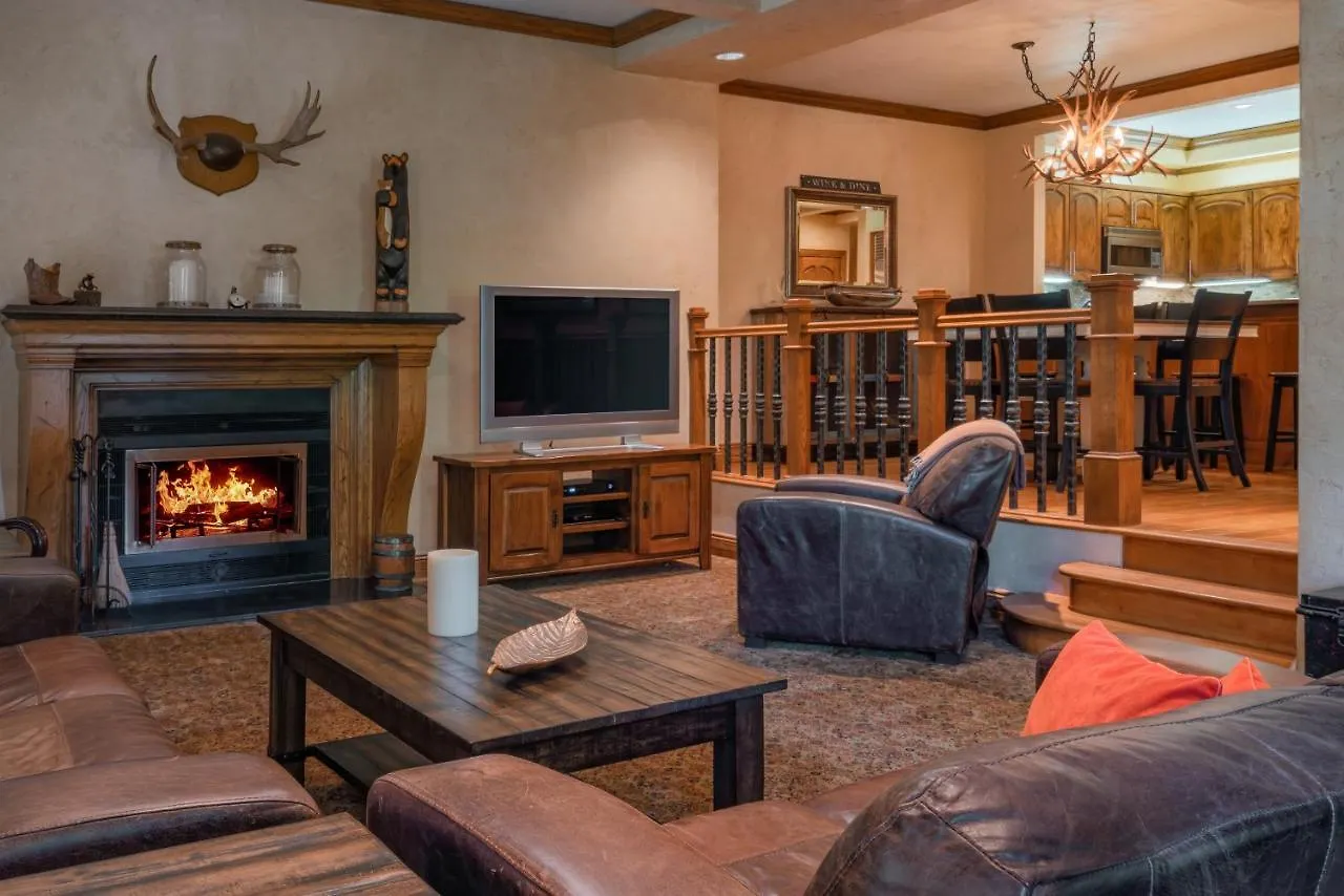 Creekside At 4*